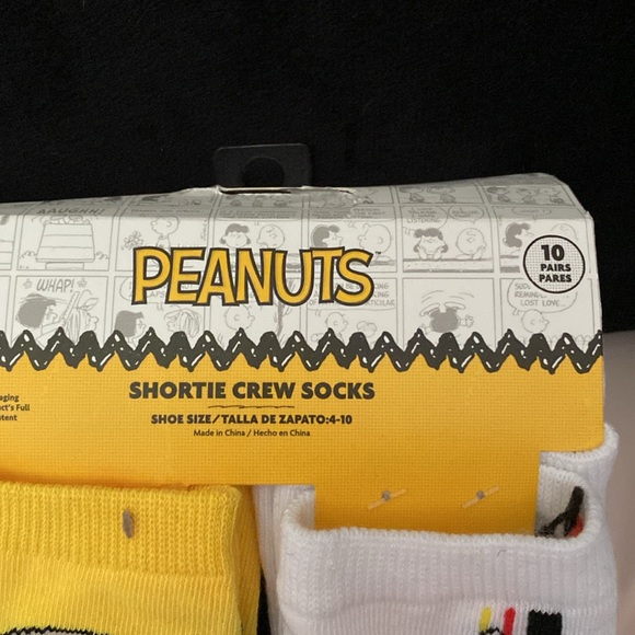 Peanuts Shortie Crew Socks - Picture 2 of 3